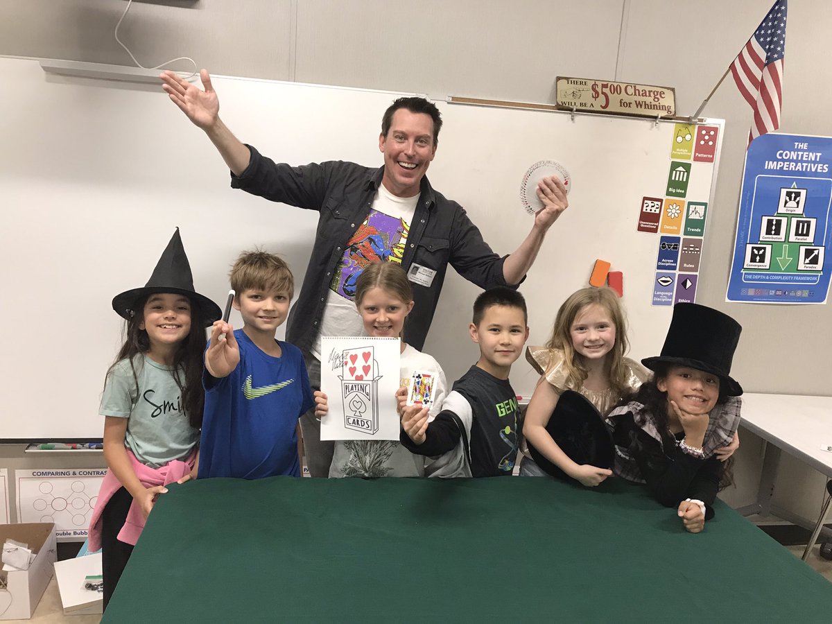 SusanRestuccia's tweet photo. Such a fun day! Third graders @HomesteadES got a visit from magician Mike Williams @funnymagicguy to get tips on how to improve their magic tricks @LISD_GT https://t.co/6IdoTrHMUS