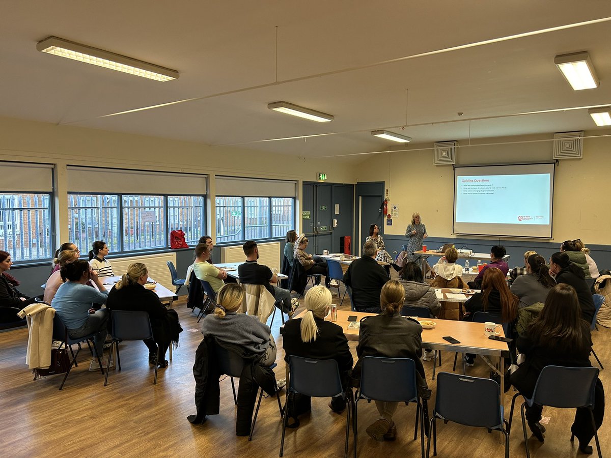 Great crowd of residents attending the Tackling Substance Use programme tonight in the Market organised by @MDABelfast & @QUBCommunities1 Good conversation’s on how we work at a community level to address the challenges of substance use with a focus on education & prevention