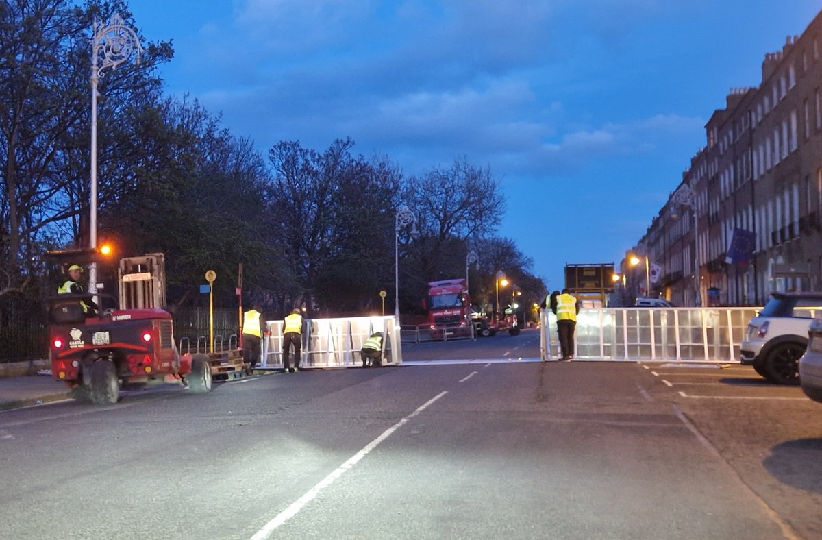 Work crews dismantling another over the top ring of steel from around Leinster House this evening. Traffic chaos early in the day and several businesses and many workers discommoded. Hard to justify to small businesses plaqued with crime & anti social behaviour on a daily basis