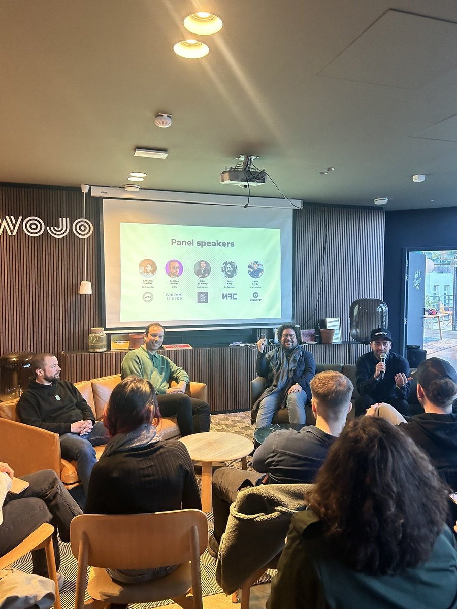GM from @ParisBlockWeek @web3society_ 💙⚡️ Our founder @ataraxiaDEFIT speaking about Web3 culture and movements with @WaldosLegend @johnkarp @bilalelalamy 🎙️