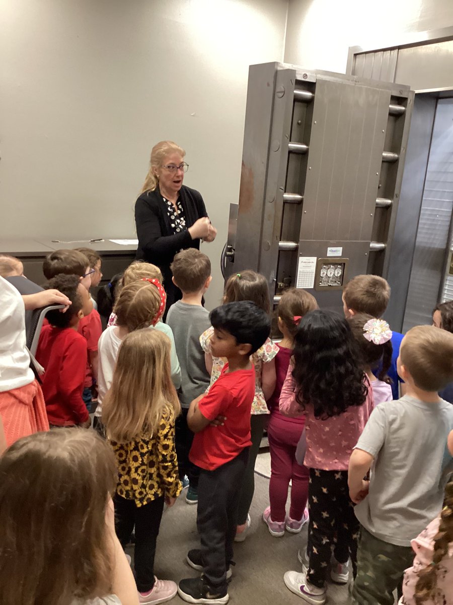 Mrs. Pearsall tweet media