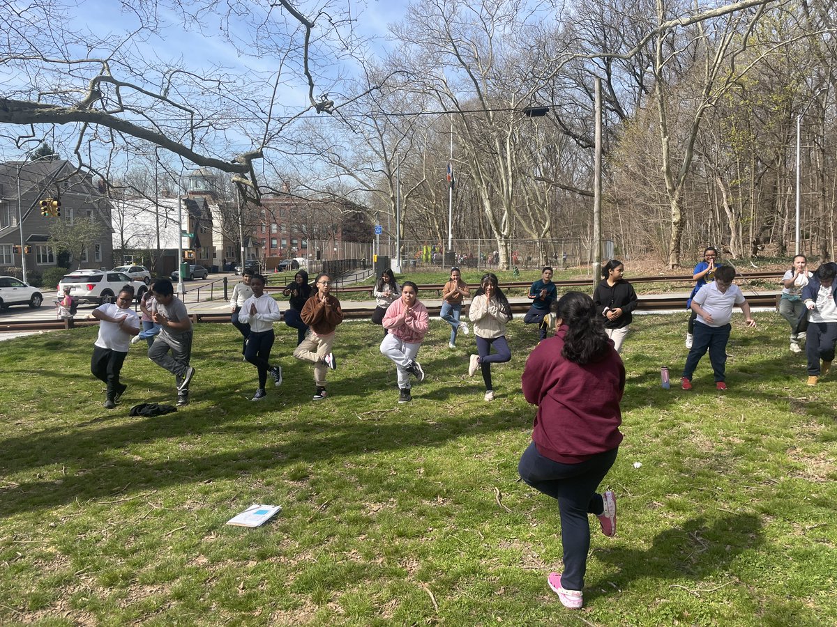 “Yoga in the Park” is back! Our @PS66JKO’s 4th & 5th graders got a chance to practice #yoga and #mindfulness during this beautiful SPRING Day! ☀️☀️🧘🏽‍♀️🧘🏿🧘🏼‍♂️😮‍💨😮‍💨 #class402 #class502 #mentalhealth #eaglepose #sideangle #warrior1 #mindfulnessinschools @D27NYC @NYCSchools @YMTPP_NYCDOE