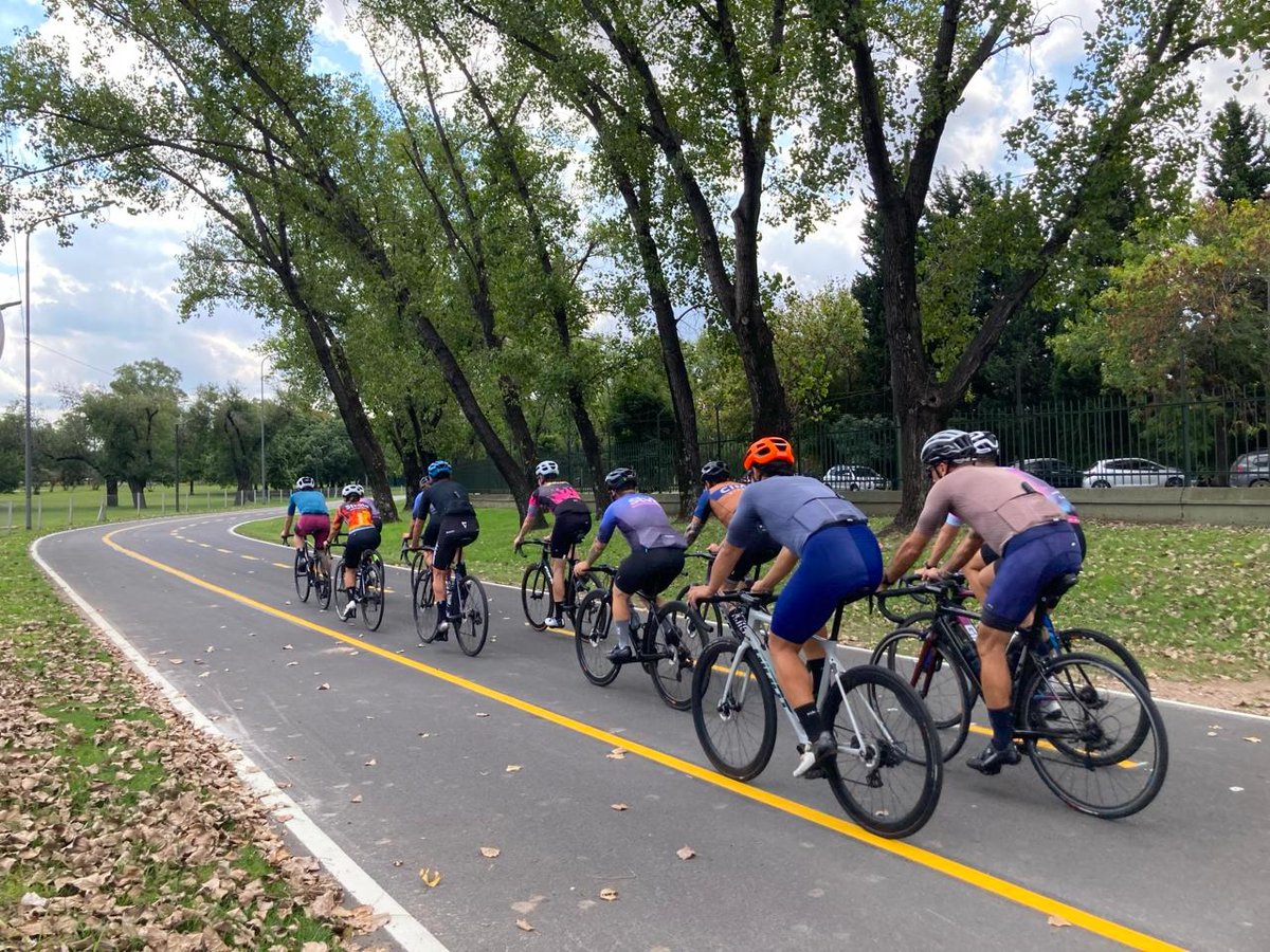 saavedraonline's tweet image. Exclusivo | Sin actos ni anuncios, se inauguró la Pista del #ParqueSarmiento: la entrada cuesta $530 y los ciclistas ya comenzaron a usarla 📸