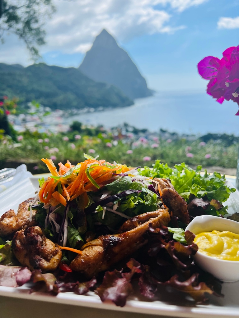 📸 William's Wings.  

Choice of spicy, barbeque, or plain, served with a ranch dressing and this stunning view. 

#TravelersChoice #wishyouwerehere #greenfigresort #stlucia #stluciatravel #tripadvisor #caribbeantravel #caribbean #letherinspireyou #SaintLucia