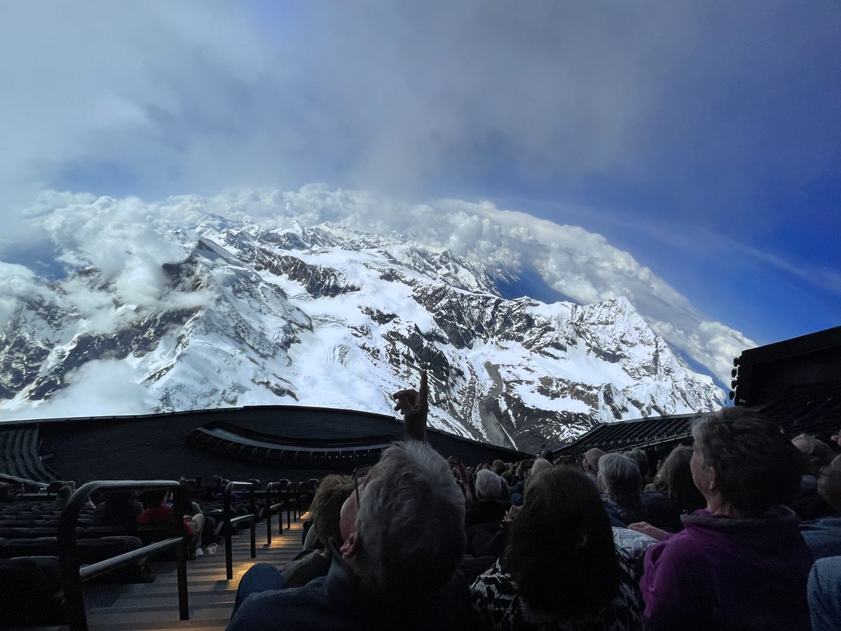 Last night, the seniors at Whitney Recreation & Senior Center took a special field trip to the Sphere where they got to see Postcard From Earth! I’m glad I was able to sponsor this memorable trip for them.