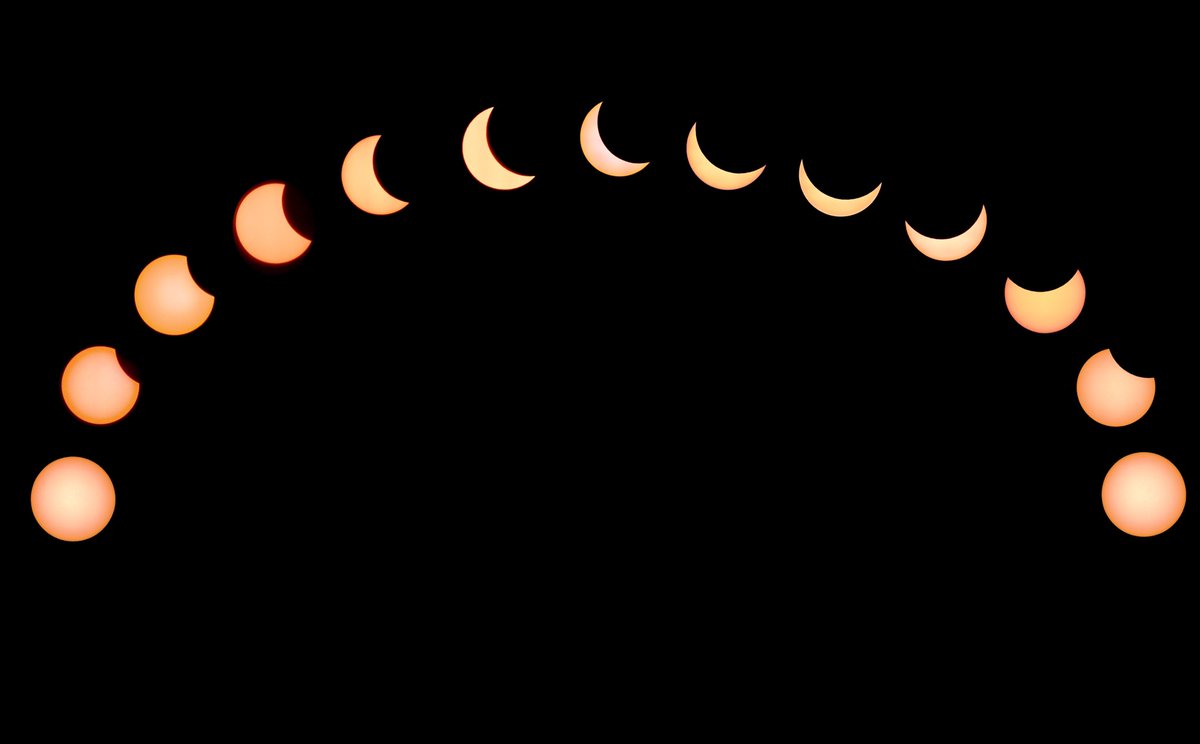 sandraro7's tweet photo. Path of the moon during the 2024 Eclipse #Eclipse  #Moon #EclipseSolar2024 https://t.co/P4Jeqo8kuQ