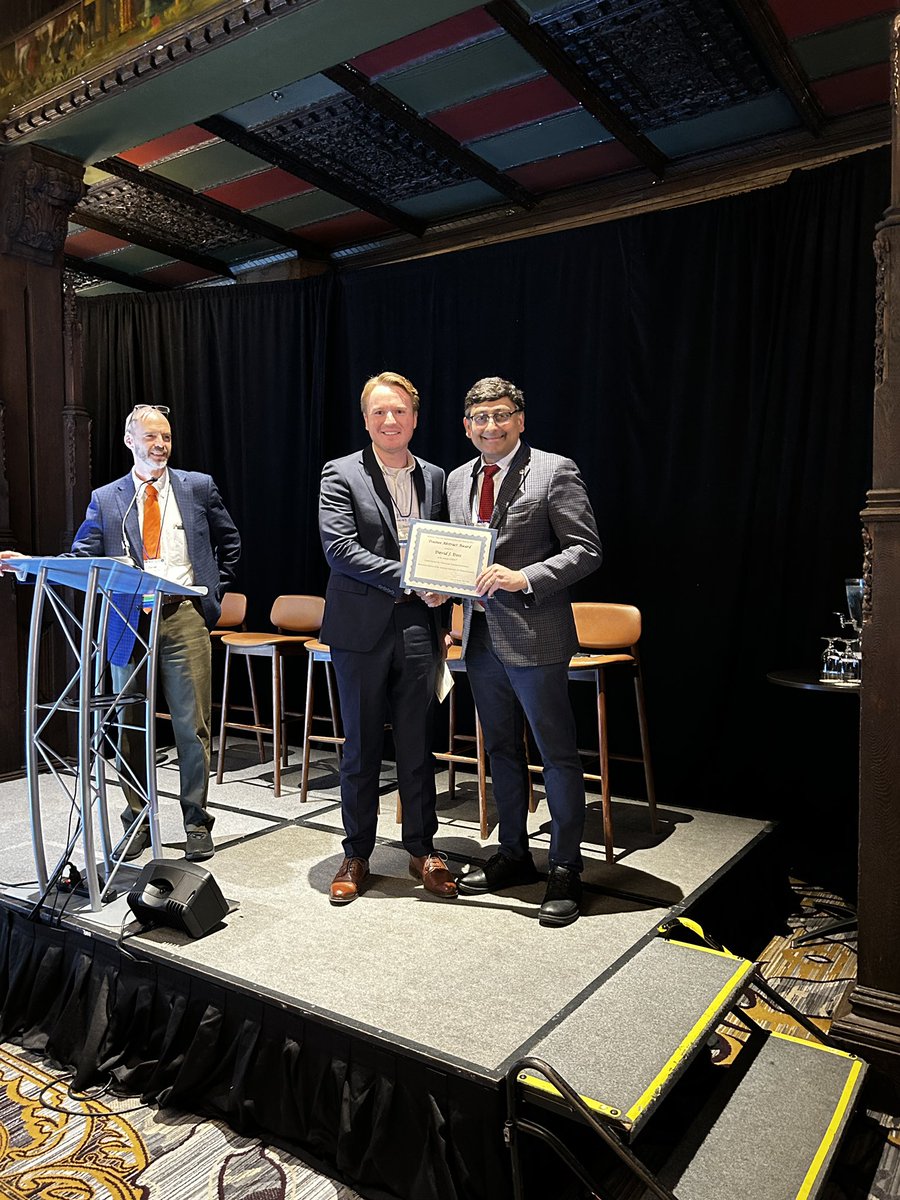 Star of the hour, David Doss, receiving his Trainee Award at the Midwest Clinical and Translational Research Meeting. So fortunate to have invested trainees like him. @CSCTR_org @AFMResearch @DaveDoss_