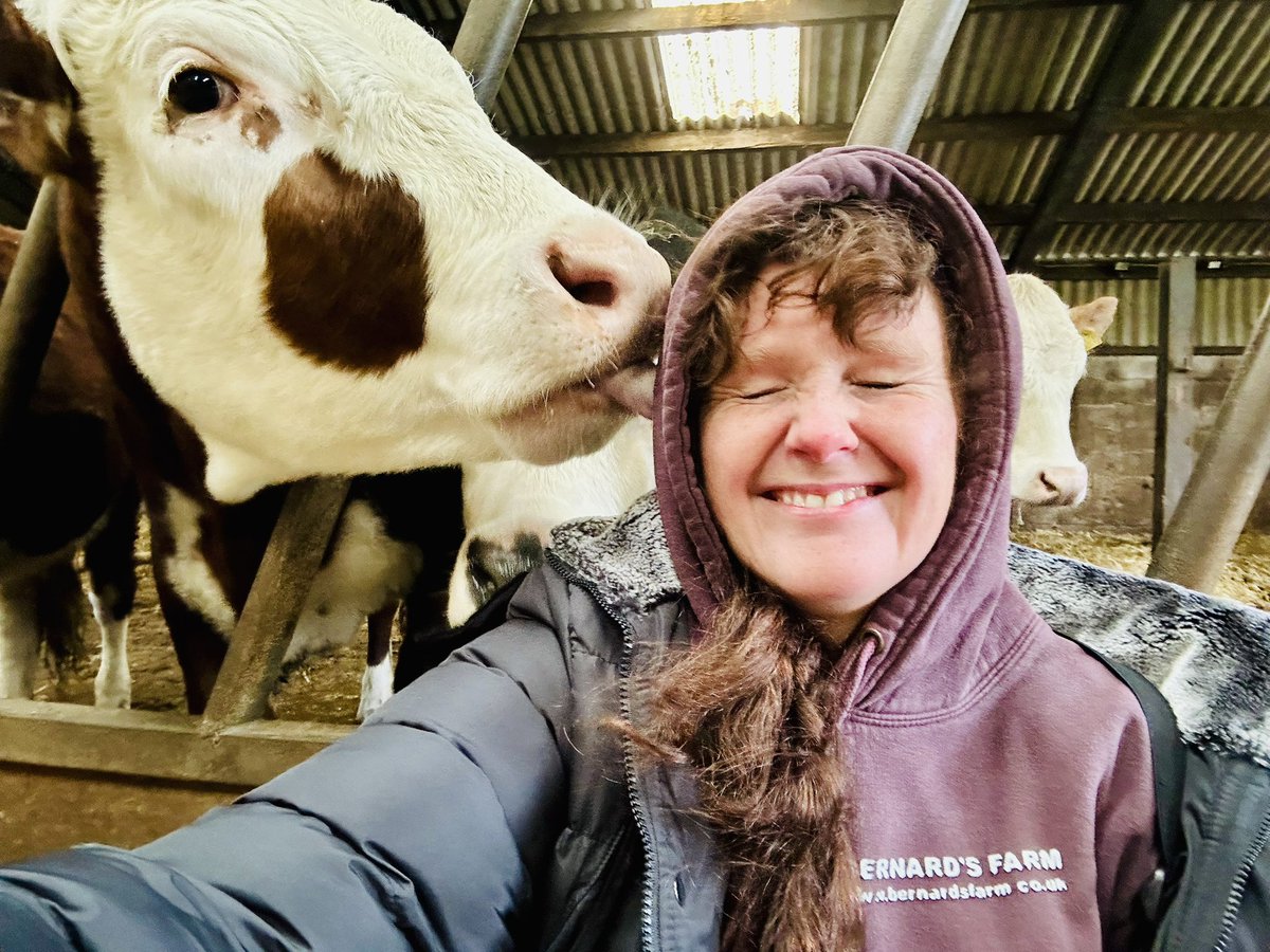 bernardsfarmuk's tweet photo. Thank you SO much to Matt from ADAS for coming out to us today and offering advice & business planning. As you can see, it was a very productive meeting & everyone listened carefully πͺ π©βπΎ π π
#FirstGenerationFarmer #TenantFarmer #FarmingFromScratch #StaffordshireMoorlands https://t.co/GEKZwt0mFo