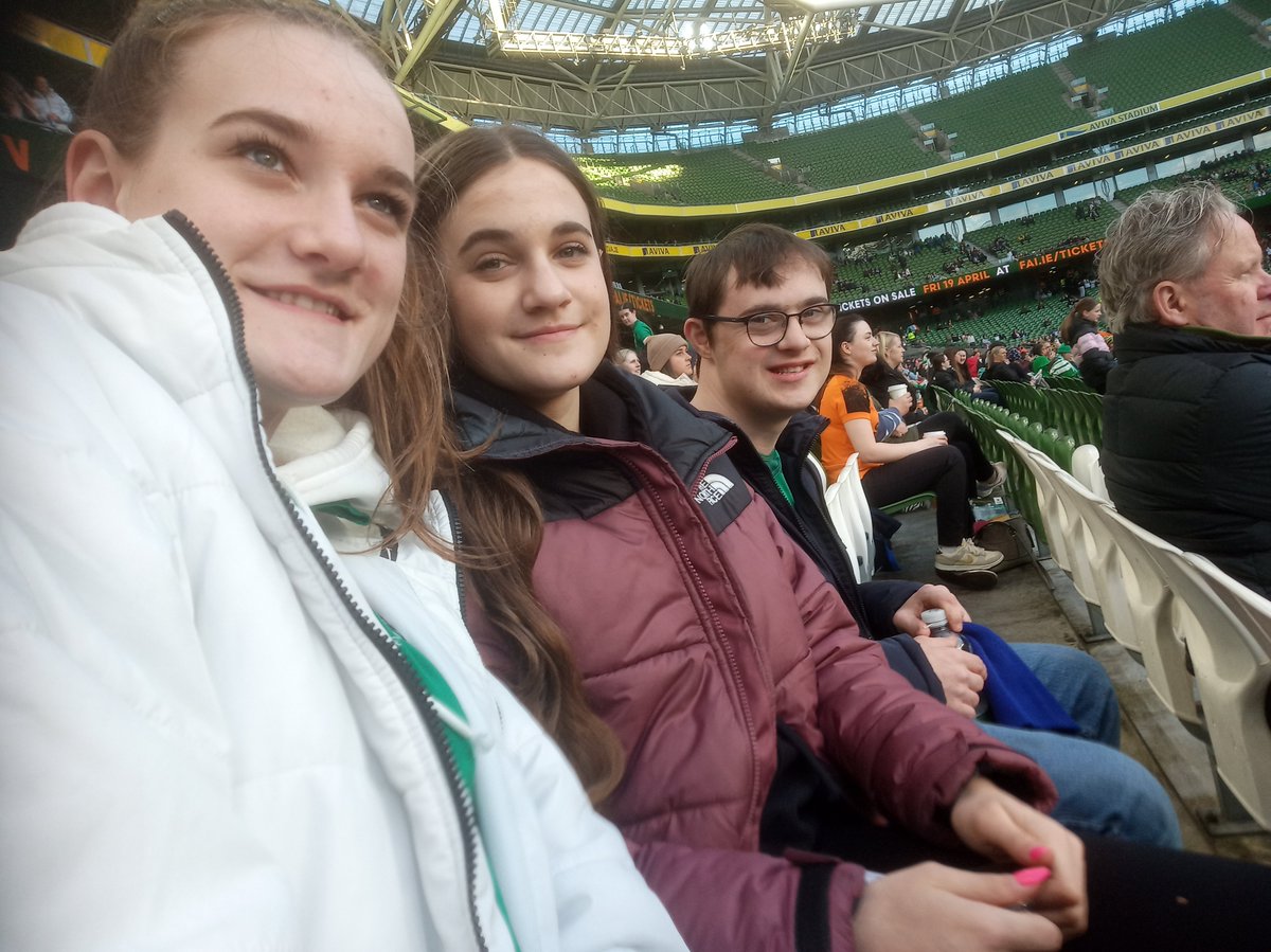hammerhammer20's tweet photo. #coygig https://t.co/ilFOUxn1k0