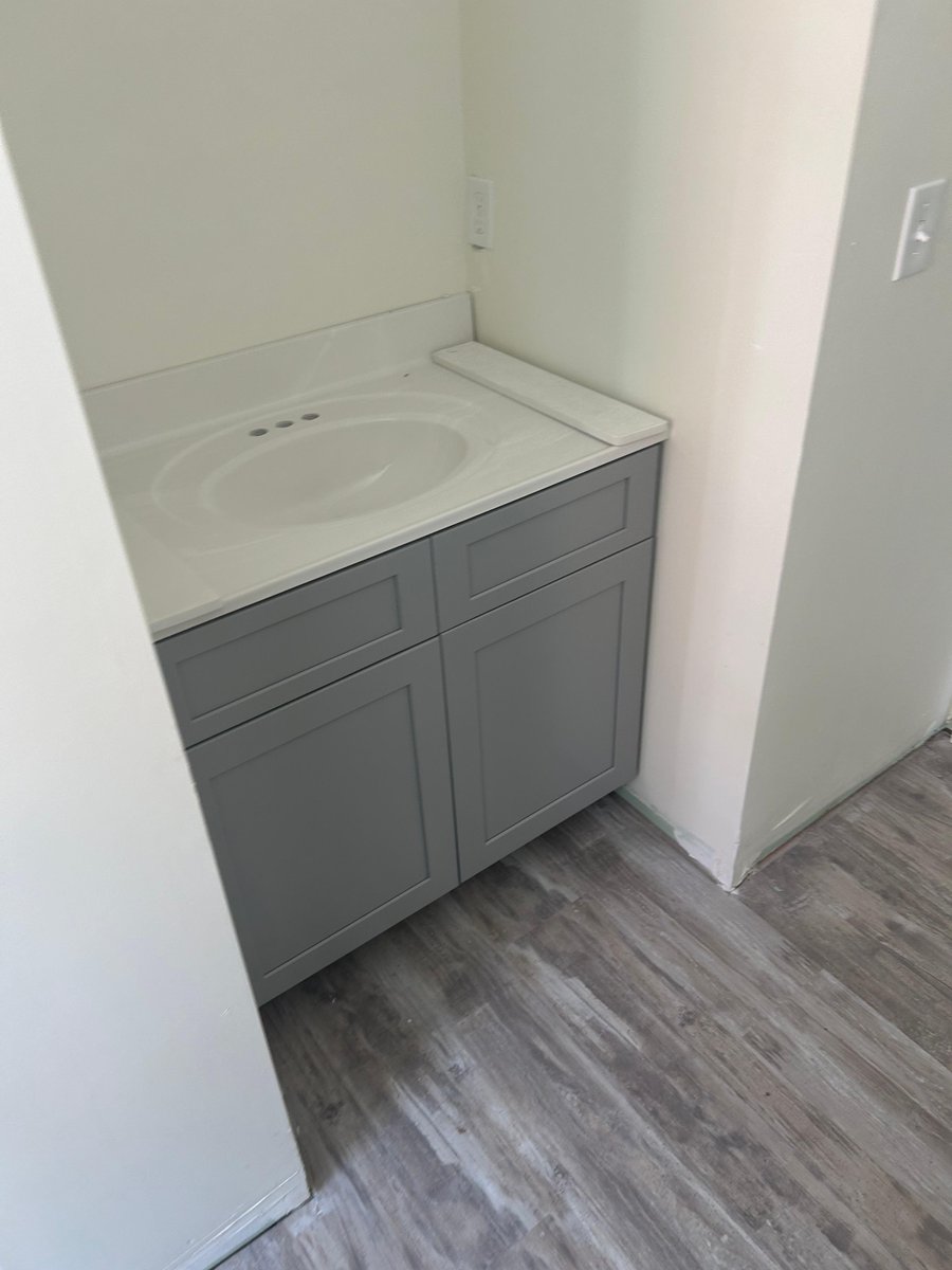 Habitat_NCC's tweet image. 🛠️🏠 Quick update on 85-87 Barbour Street: Our volunteers are making great strides in installing cabinets, trim, hardware, and starting the framing of exterior stairs. Big thanks to all! Your hard work is shaping these homes. #HabitatForHumanity #HFHNCC #CommunityEffort #fyp