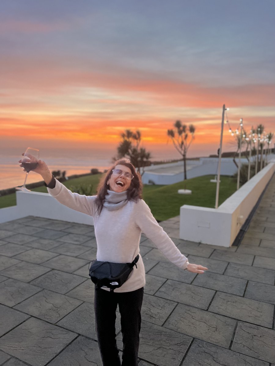 Good evening everyone, a big thank you to all those coming to see me on ‘My Long Farewell Tour’. Long may it continue! Cheers! EB X #livemusic #music #ontheroad #farewell #tour #79feelingfine #lilacwine