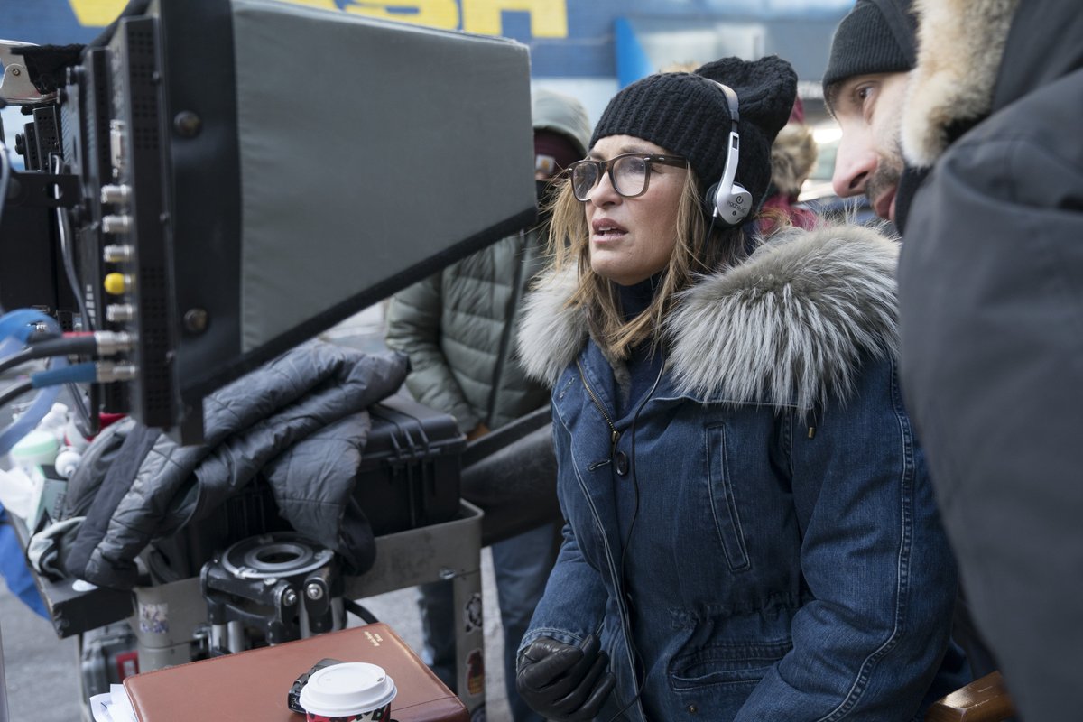 lawandordertv's tweet image. Did you know this isn't Mariska Hargitay's first time directing #SVU?? 👀 Don't miss this Captain star and direct an all-new #LawAndOrder Thursday on @nbc.