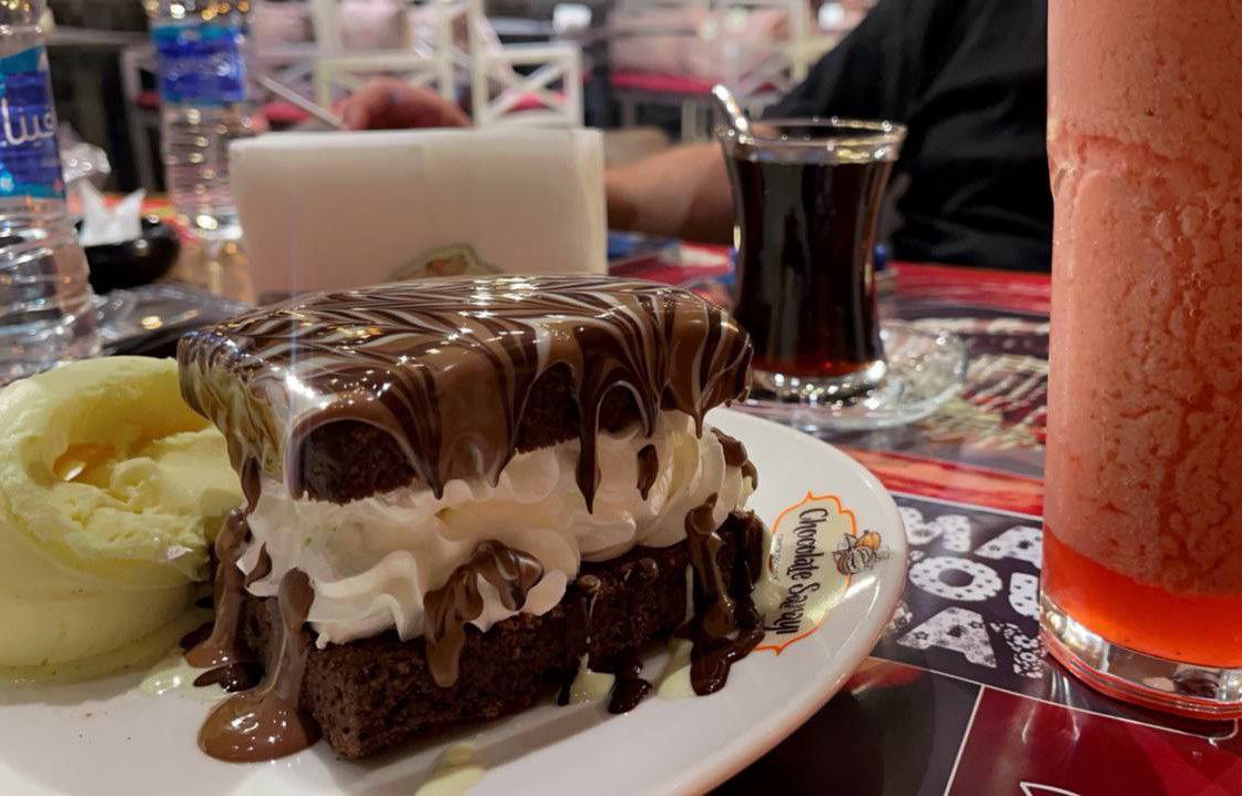 ٠
٠
من عاش بلا مبدأ ، عاش بِلا شرف.
٠