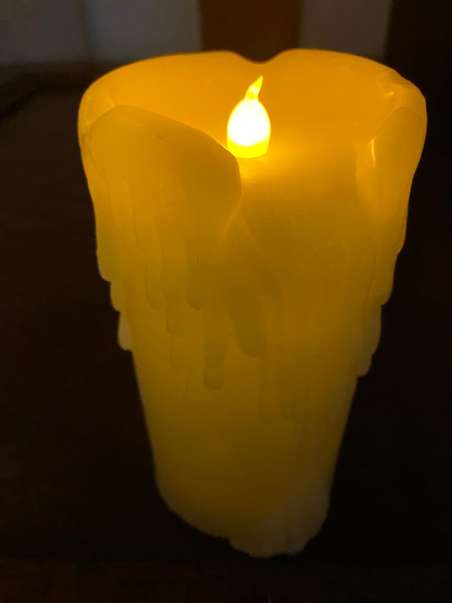 Lighting tonight’s #candleforcare thinking of all who are living with #Parkinsons and most especially those facing #mentalhealth and #dementia challenges. #WorldParkinsonsDay #ParkinsonsAwarenessWeek