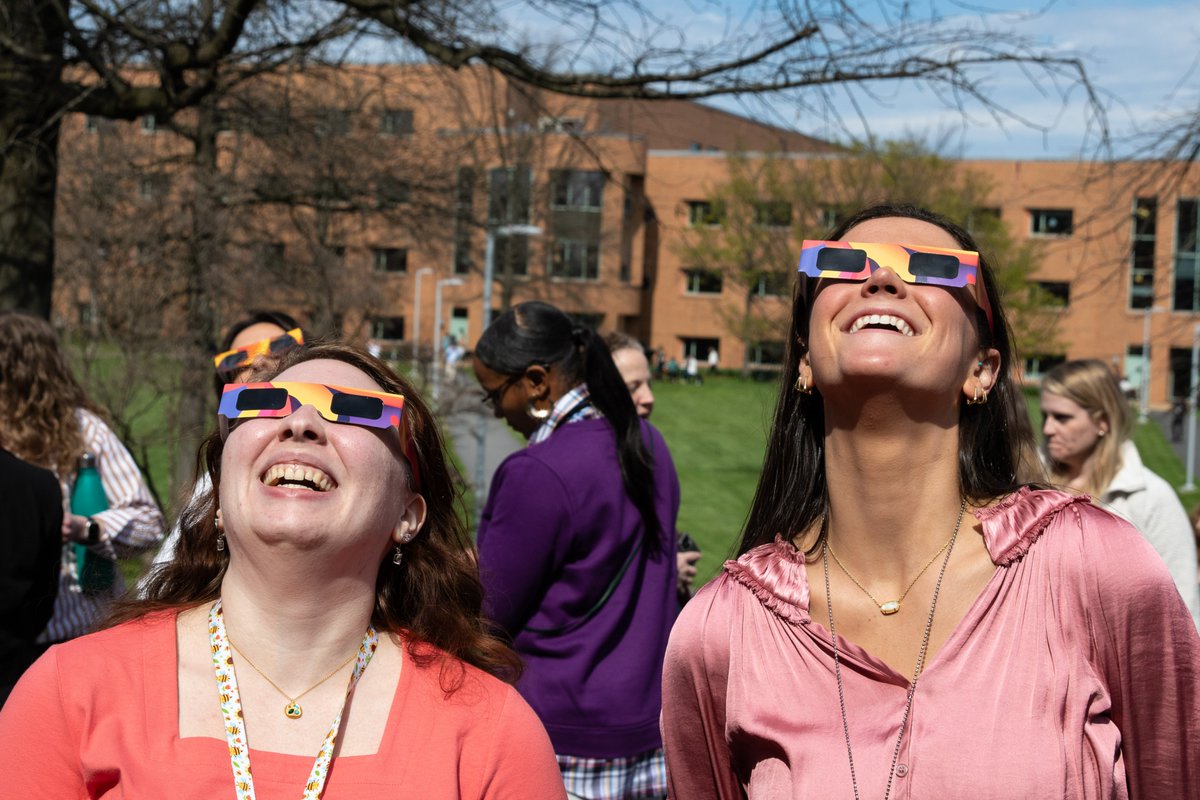 The things you see at FSI when you look up 🌘🕶️ What an amazing sight during the #SolarEclipse yesterday. Check out these photos and relive the magic.📸