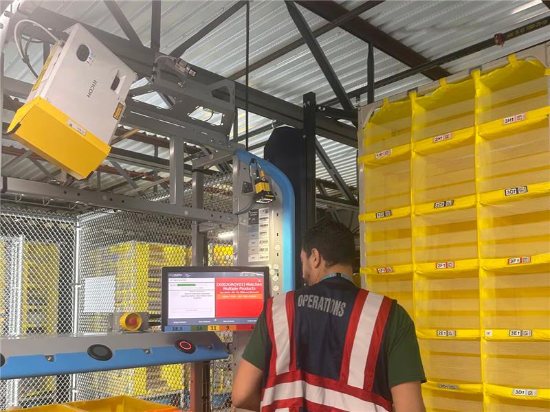 Amazon's $400 million warehouse features one of our DataMan readers! From scanning books &amp; DVDs to cans of soup, our technology helps out Amazon.

Discover how our solutions optimize logistics: loom.ly/ZY9qoHA

Read the full Boston Globe story: loom.ly/_iAmbyo