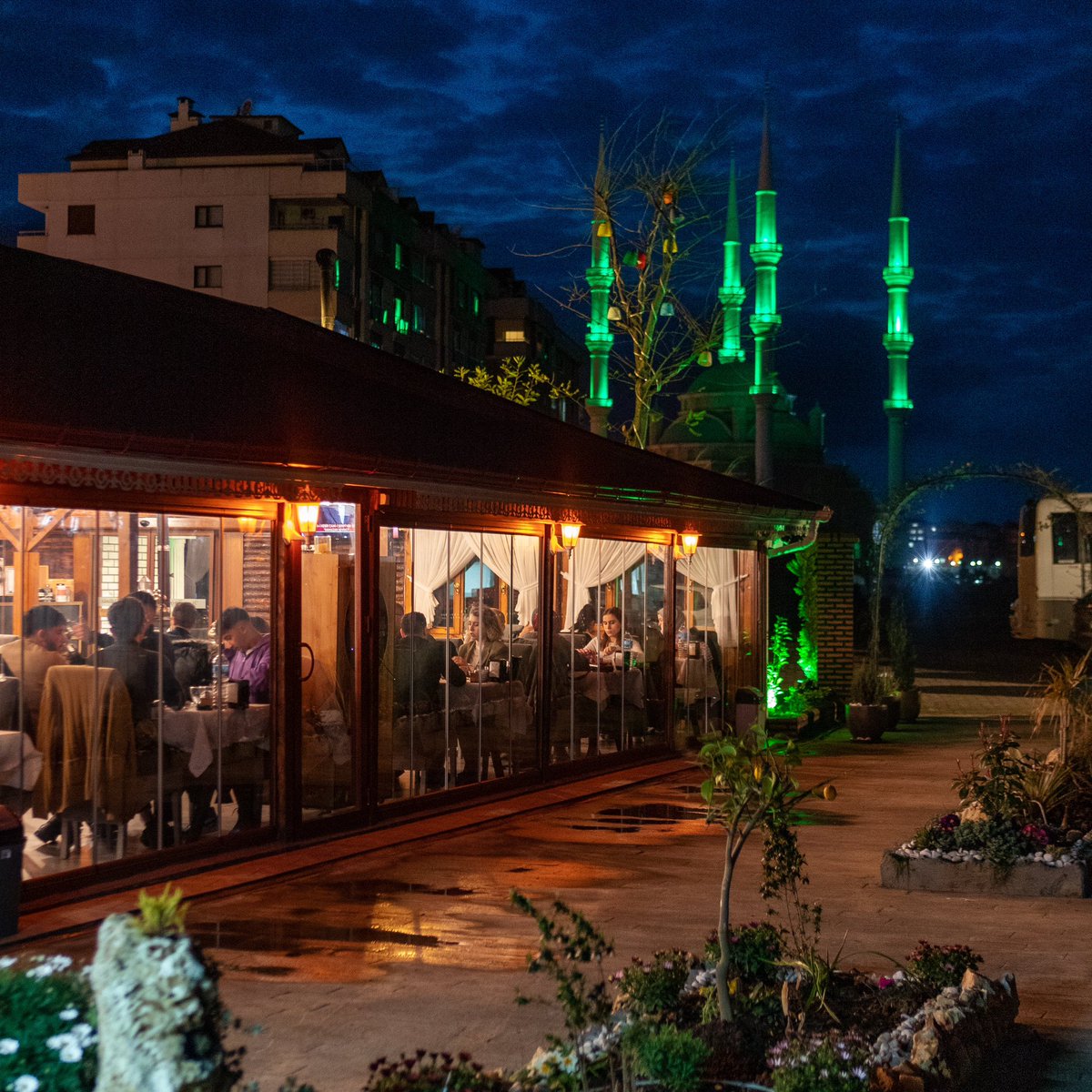 Ramazan boyunca iftar bereketini bizimle birlikte yaşayan, bizleri Trabzon'un iftarda en çok tercih edilen restaurantlardan biri yapan siz değerli misafirlerimize teşekkürlerimizi sunuyoruz🙏☺️