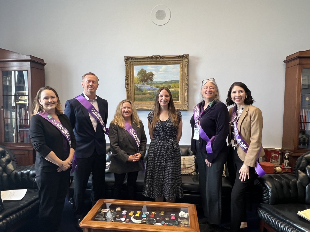 Thank you to @RepLloydDoggett's office for meeting with our Capital of Texas Chapter advocates and supporting Alzheimer’s legislation in Congress. #AlzForum #ENDALZ