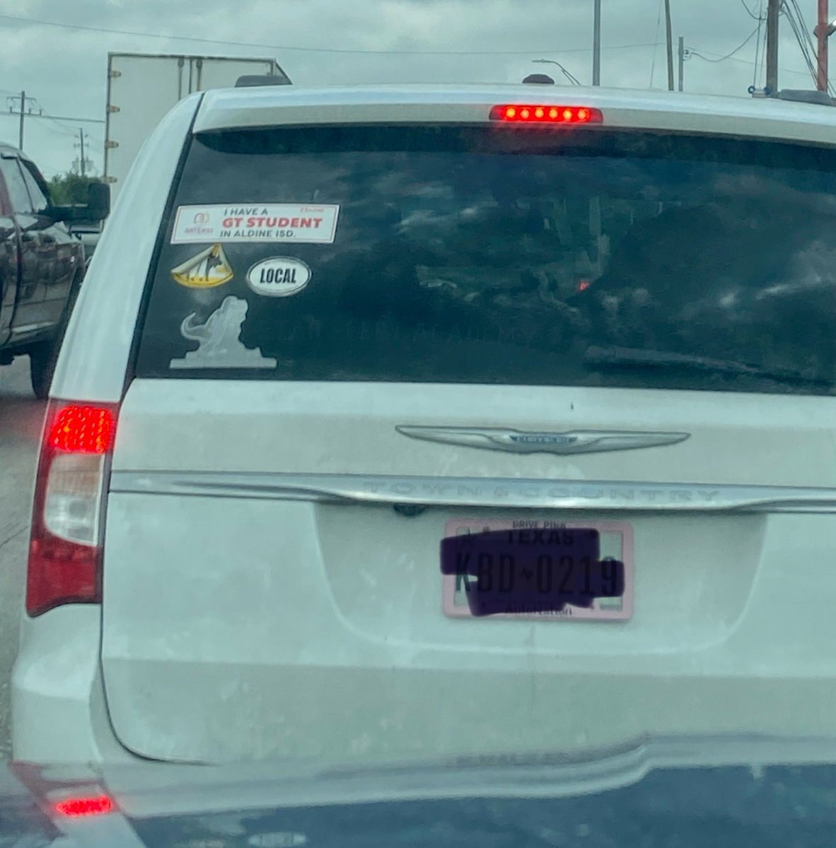 So exciting seeing our GATEway Student bumper stickers in the ⁦@AldineISD⁩ community. Thanks ⁦@NewmanKaileigh⁩ for the pic. #MyAldine #MiAldine