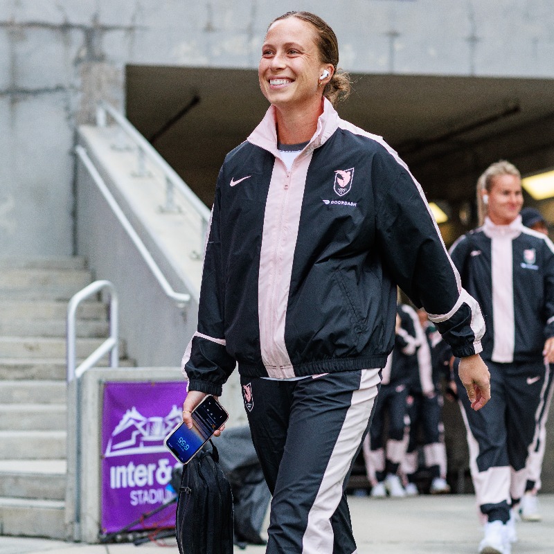 weareangelcity's tweet photo. If there’s one thing #AngelCityFC midfielder Meggie Dougherty Howard has learned during her time in the NWSL, it’s the importance of being yourself. 

Learn more about @MeggieDH at the link below ⬇️