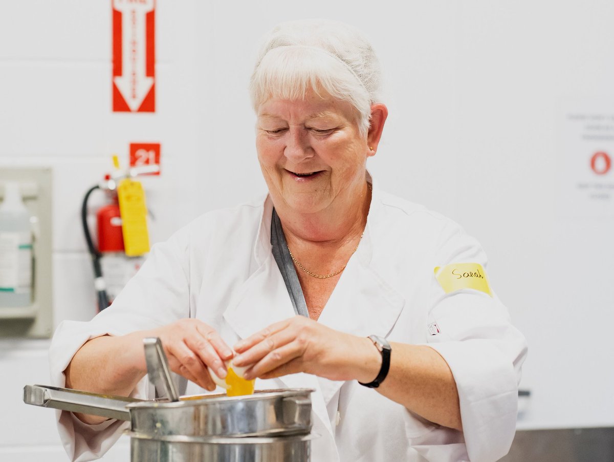 ICYMI: We're #hiring a Cafeteria #Cook to join our kitchen team! This role would assist with the preparation & service of hot meals, general cleaning, along with maintenance of the kitchen & cafeteria area. The deadline to apply is Apr. 11 ➡️ bit.ly/3PMfPu3 #JoinTheTeam