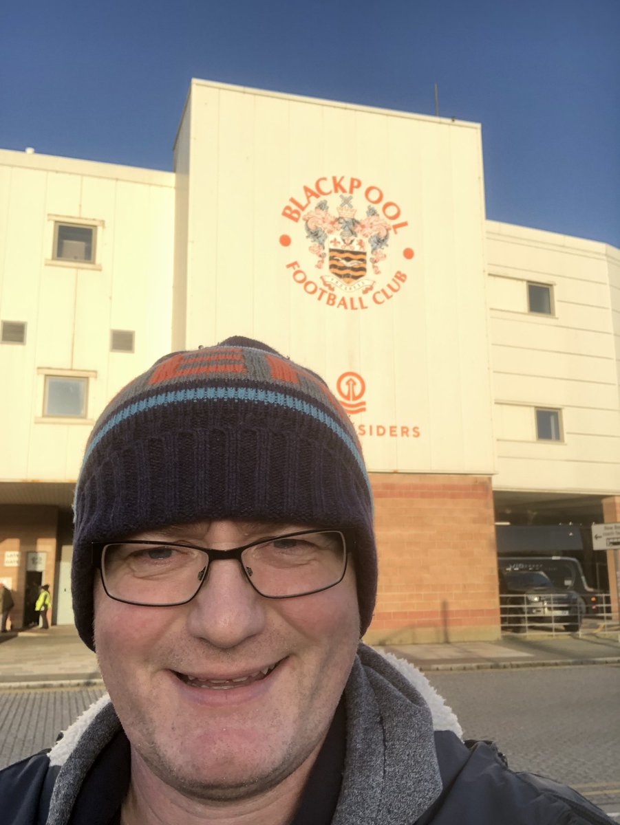 Chippy tea 🐟🍟 Blackpool v Fleetwood 🍊 It’s stopped raining 🤩 Sunshine at the seaside ☀️ A hometown trip done right 👍 Come on the Pool #UTMP 🍊