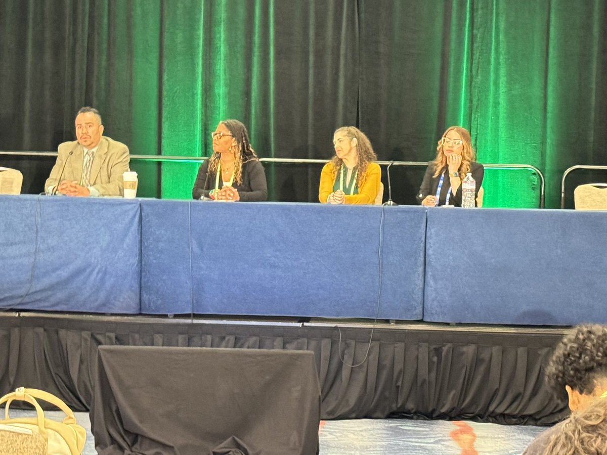 Highlights from this esteemed group of panelists for the @AACR High School Students: Fantastic remarks from Dr. Jose Trevino about the hardest part about his job as both a surgeon and a scientist, “I work as a surgeon to resect tumors of patients…unfortunately, i cant cure…