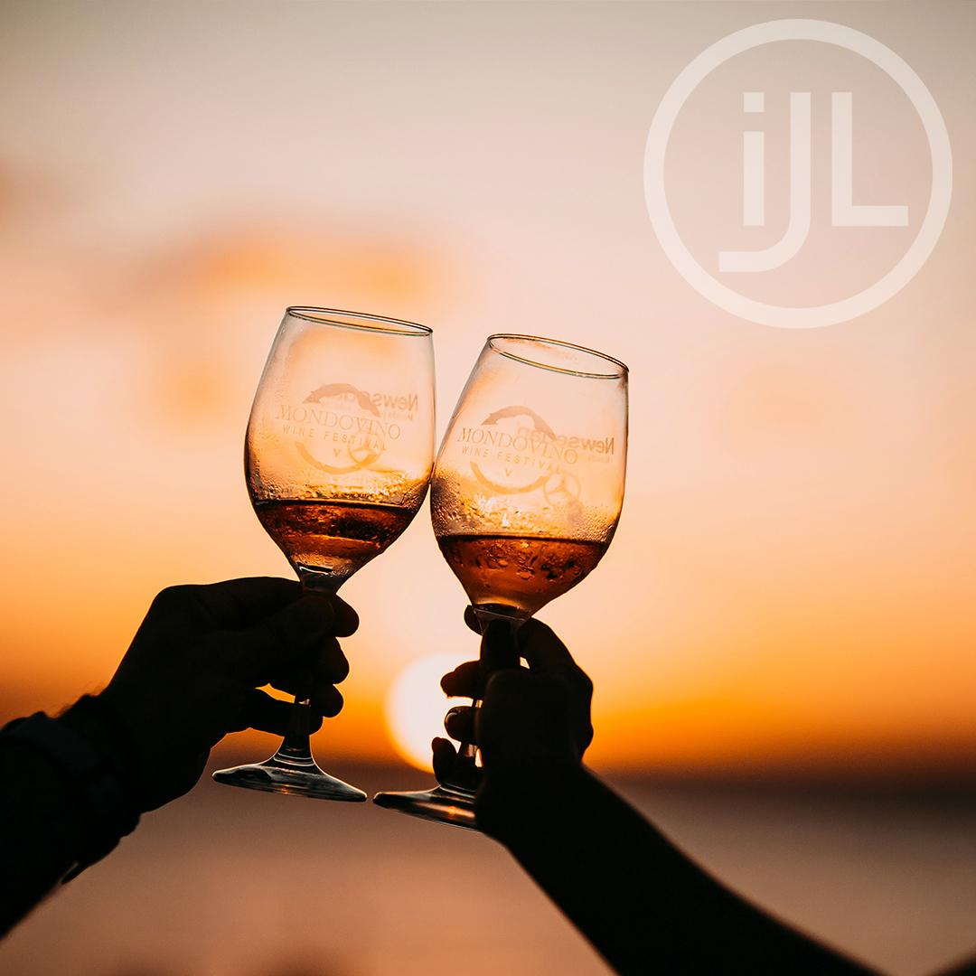 ItsJustLunchSF's tweet photo. Need an idea for a second date option to keep the sparks alive? Try one of these:

Attend a concert 🎶
Go wine tasting 🍷
Go on a hike or nature walk 🌿
Visit a museum or art exhibit 🖼

https://t.co/v2Vx0XdVKQ https://t.co/bXiB5iYR0O