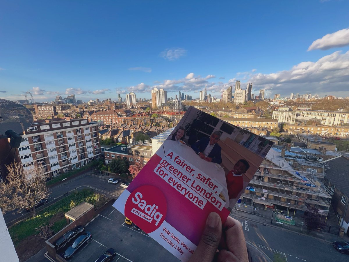 HALLO Vauxhall Gardens Estate - back out this evening racking up the votes for @SadiqKhan and @LabourMarina #labourdoorstep Huge thanks to the ward stalwarts David, Tony and Chris! and who doesn’t love these views when canvassing 😍🌹😍🌹