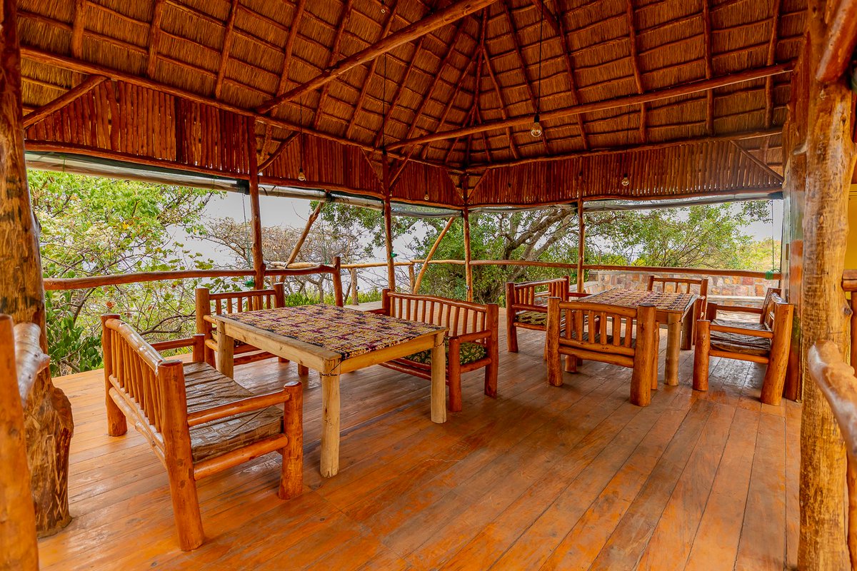 Enjoy sunset drinks in our open air sitting areas and restaurant with your travel buddies!

#AkageraRhinoLodge | #AkageraNationalPark | #VisitRwanda
