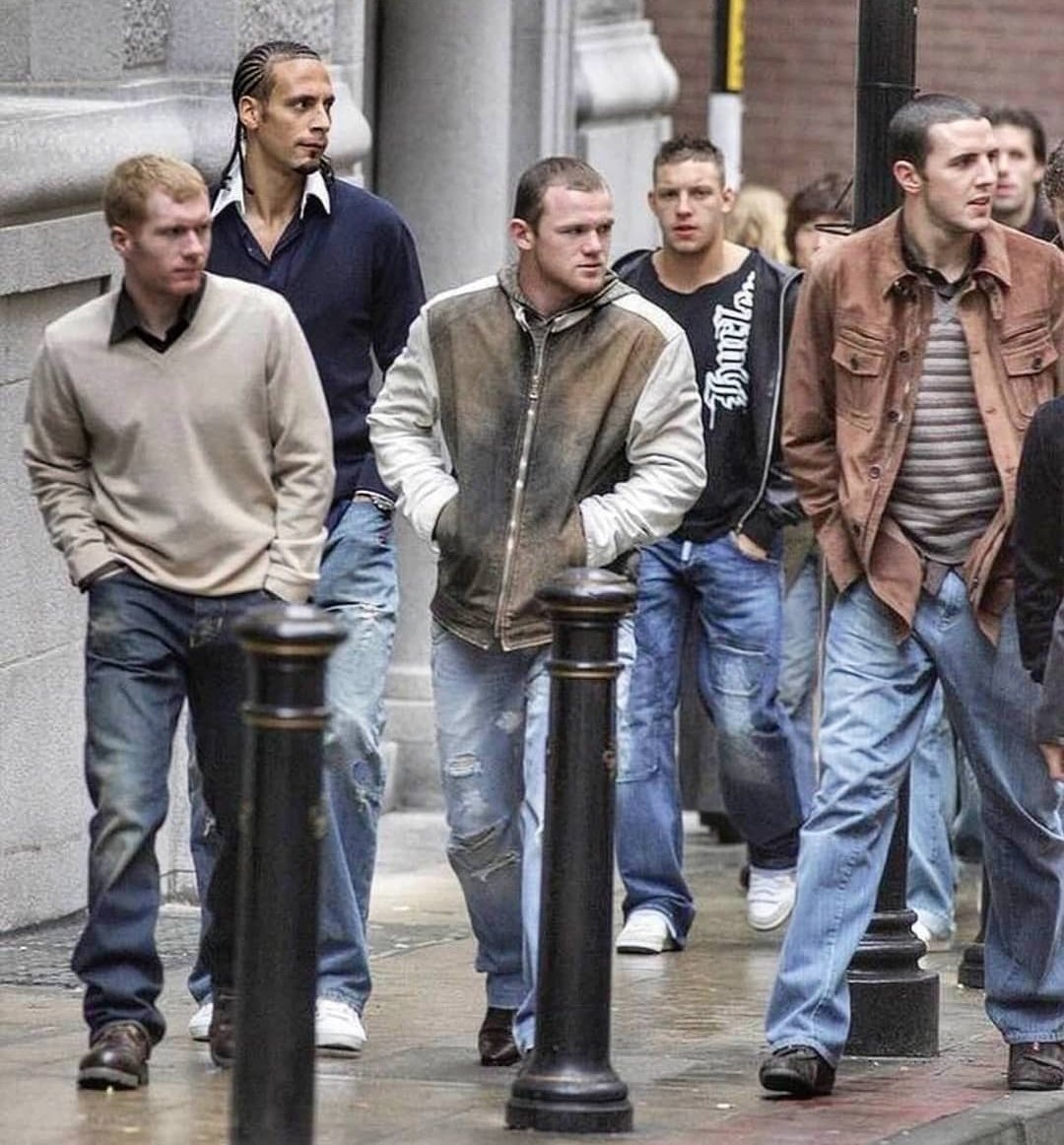 Throwback to 2005 when Manchester United players took fashion to another level 😍 #oldschool #MUFC