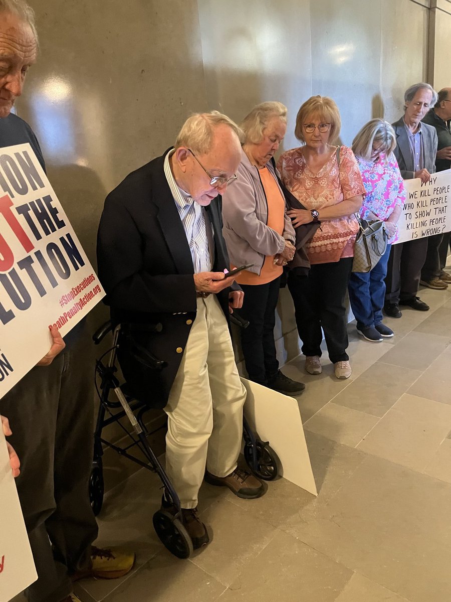 Family members of Brian Dorsey delivered over 2000 MORE signatures to @GovParsonMO begging him to rethink his decision denying clemency. #ClemencyforBrian