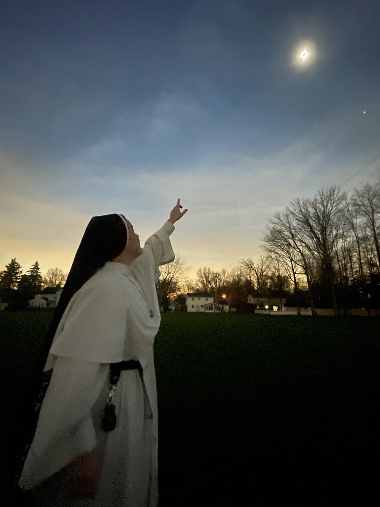 What an amazing way to celebrate the Annunciation!

#catholic #catholicchurch #catholiclife #catholicism #vocations #religious #religiouslife #religioussisters #DSMME #DominicanSistersofMaryMotheroftheEucharist #solareclipse2024
