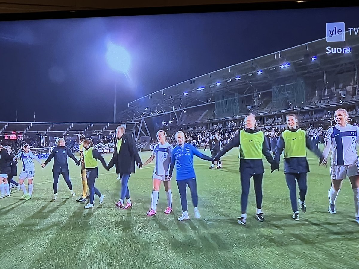 Hienoa #helmarit ⚽️🦉
Mieletön työvoitto!!!
#neversurrender