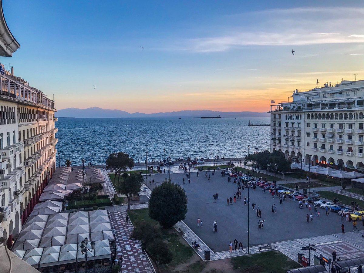Afroditi_Fou's tweet photo. Δωμάτιο με θέα στη #thessaloniki https://t.co/WuZ9sqjjKA