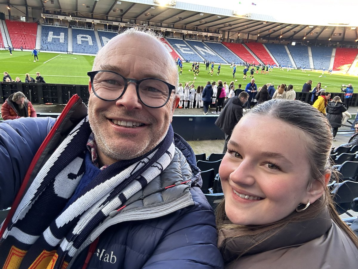 @HampdenPark with Caitlin introducing her to the Hampden Roar for first time. Scotland vs Slovakia Euroqualifier #SWNT #Hampden #scotlandnationalstadium