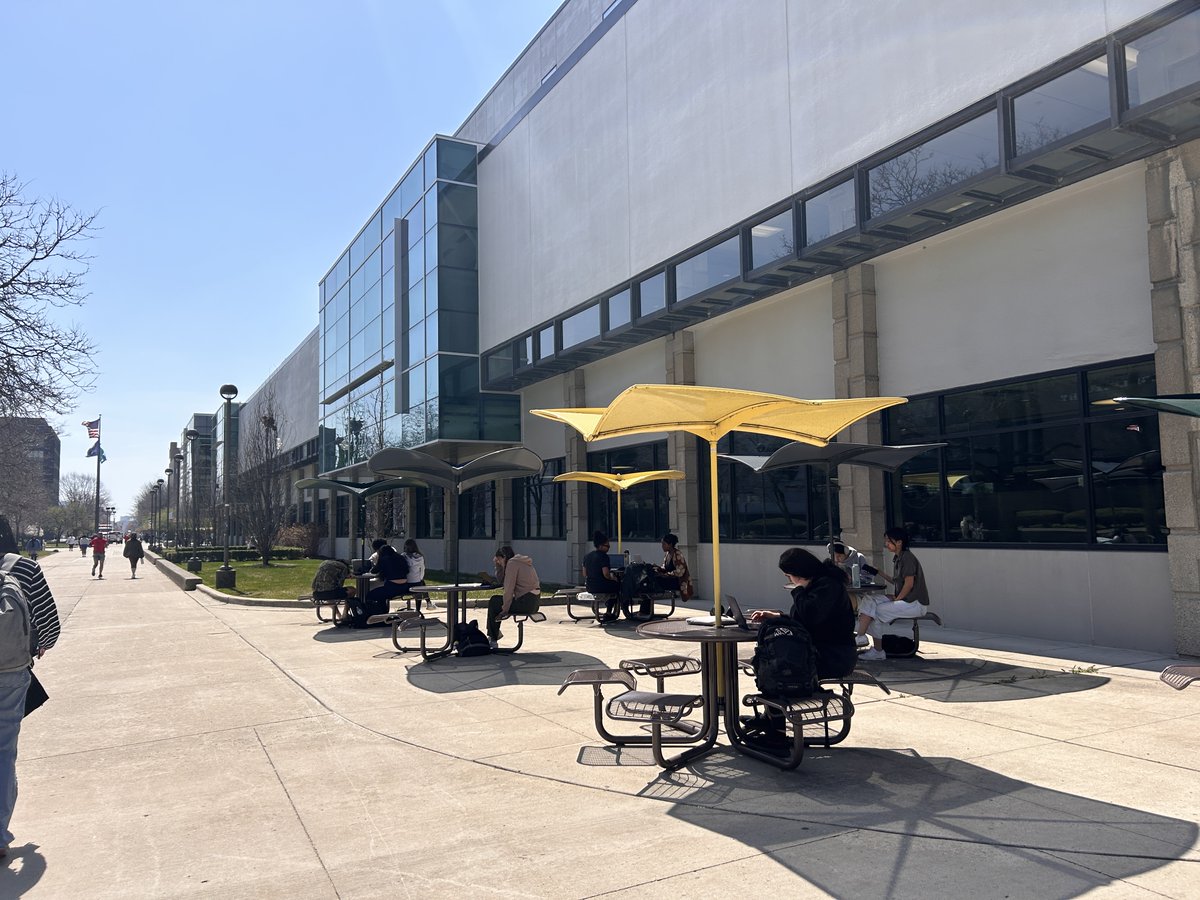 Soaking up the sunshine on campus ☀️

#WayneStateUniversity #Spring #CampusLife #WarriorPride