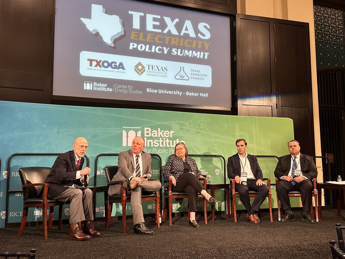 Warren Lasher moderates our next panel discussion featuring Liz Jones from @oncor, Danny Wesson from Diamondback Energy, Bobby Hulett from @Chevron & Jason Ryan from @CenterPoint on HB 5066, passed last session, establishing the Permian Basin Reliability Plan. #txlege #txenergy