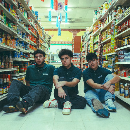 LOS APTOS CAPTURE HUNGER FOR LOVE WITH NEW SINGLE “COMO LO MUEVES”

imprintent.org/los-aptos-capt…

#IMPRINTent #losaptos #warnermusic