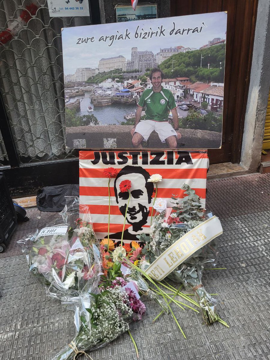 Senide eta lagunekin batera, gaur Iñigo Cabacas gogoratu dugu. 

Gaur, berriz, justizia eta memoria aldarrikatu dugu. 

🌹Iñigo, inoiz ez zaitugu ahaztuko.