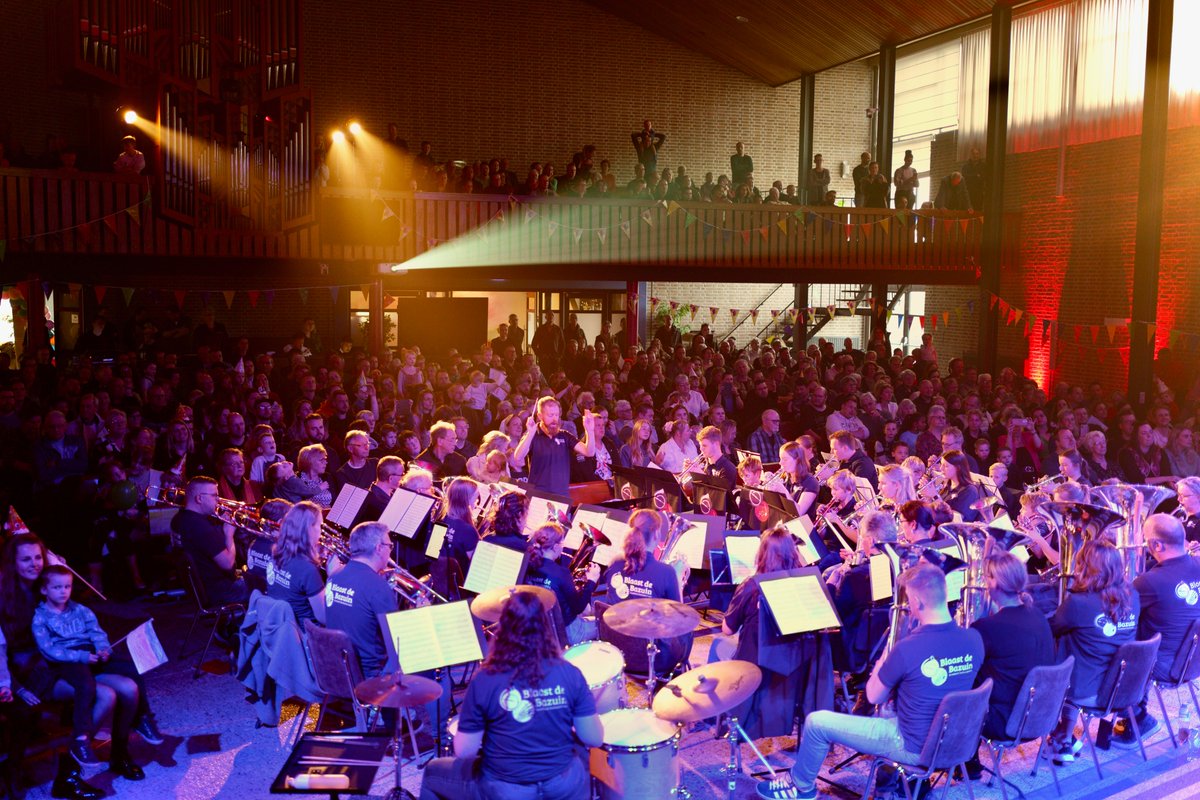 Blaast de Bazuin (@blaastdebazuin) on Twitter photo SPAVO 4 KIDS
🎺Wat was het mooi! Eén groot feest... We hebben genoten van de kinderen, de muziek, het publiek, het enthousiasme.
🫶 Wat een fijne samenwerking tussen Blaast de Bazuin, OBS It Skriuwboerd en de Vereniging Spavo. Het was een pracht-festijn! 📸<a href="/LeffrieMulder/">Leffrie Mulder</a> SPAVO 4 KIDS
🎺Wat was het mooi! Eén groot feest... We hebben genoten van de kinderen, de muziek, het publiek, het enthousiasme.
🫶 Wat een fijne samenwerking tussen Blaast de Bazuin, OBS It Skriuwboerd en de Vereniging Spavo. Het was een pracht-festijn! 📸<a href="/LeffrieMulder/">Leffrie Mulder</a>