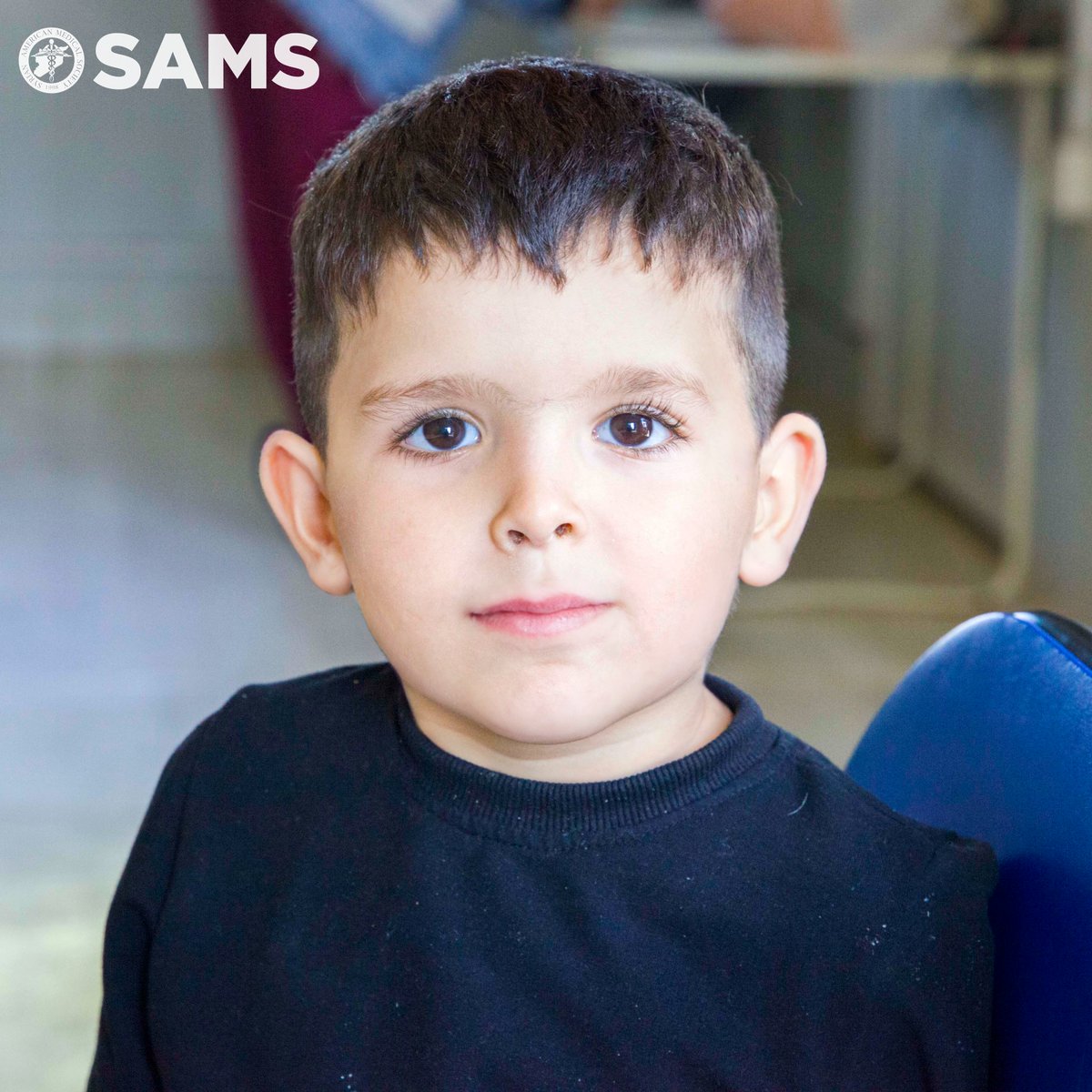 Fatin and her brother visited #SAMS’ Pediatric Clinic in #Greece for seasonal nasal congestion and coughs. The clinic staff offered a swift response, equipped with the essential supplies to ensure immediate aid to children in need. #Syria #Healthcare