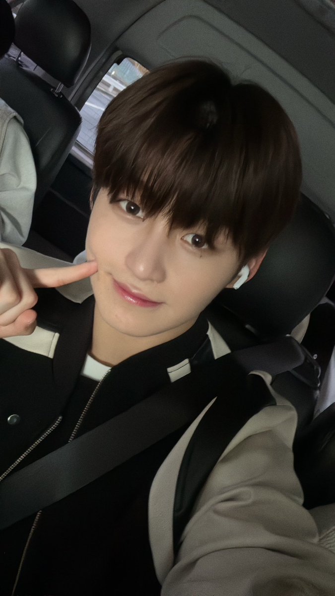 jihoonxpics's tweet photo. jihoon weverse update 

#JIHOON #한지훈 #TWS #투어스 https://t.co/Aqek6ixHqY