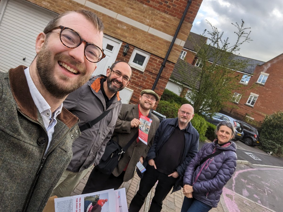 Two wonderful door knocking sessions with Josh Wood for and Ian James . A very positive response🌹 @swindonlabour @SannSwindon @bushellemma #LabourGains
