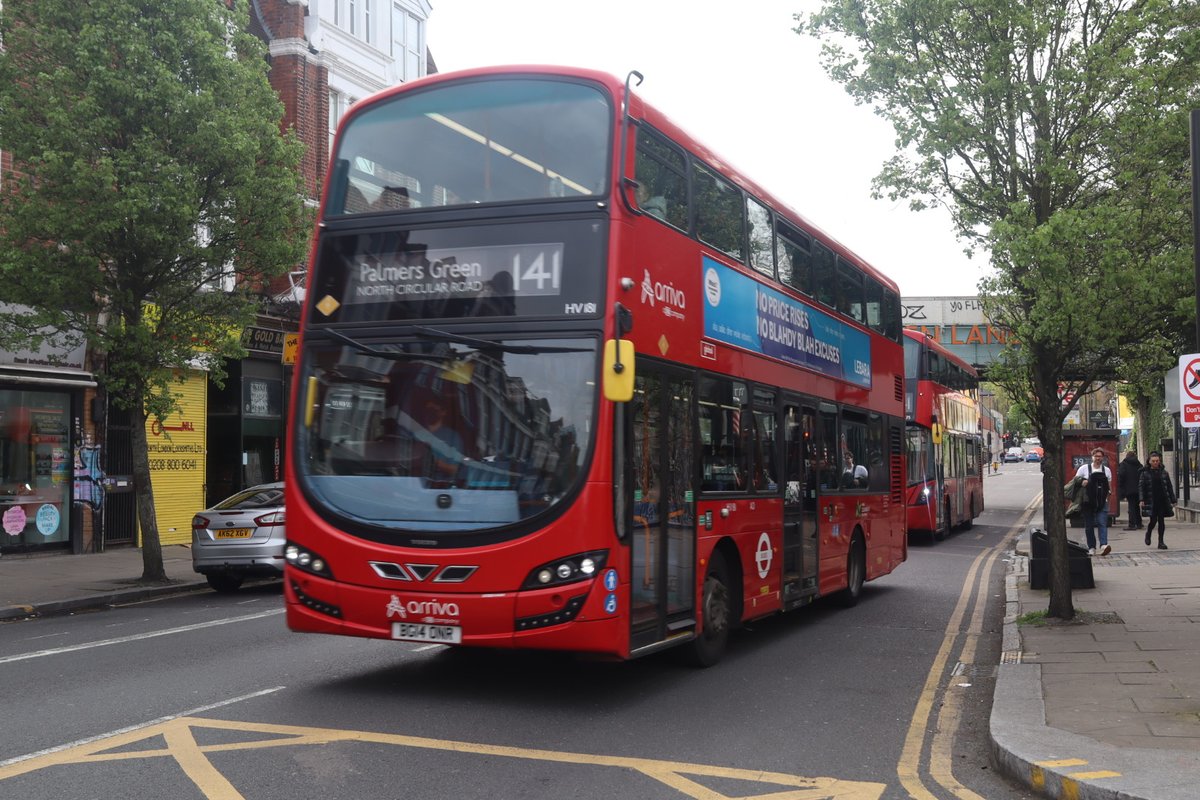 Seen outside of Harringay Green Lanes station is a Volvo B5LH working the Route 141 to Palmers Green north circular road (BG14 ONR) (HV181) @Arriva_London #tfl #buses #londonbus #harringay #arriva #photography #london #uk