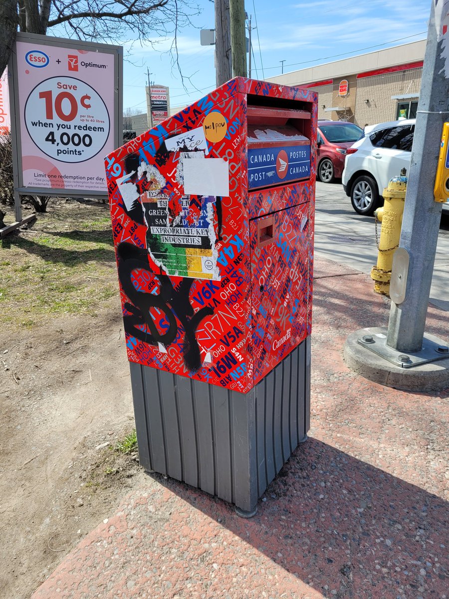 jbbatcave's tweet photo. Hi @canadapostcorp. Ten months ago, you responded to a tweet about tags on mailboxes in Scarborough Southwest. Still waiting for these &amp; every other box to be cleaned. Note the same tags in the current pics. Why doesn't Canada Post do maintenance on a regular basis? @BillBlair https://t.co/DQiGW0kXLg