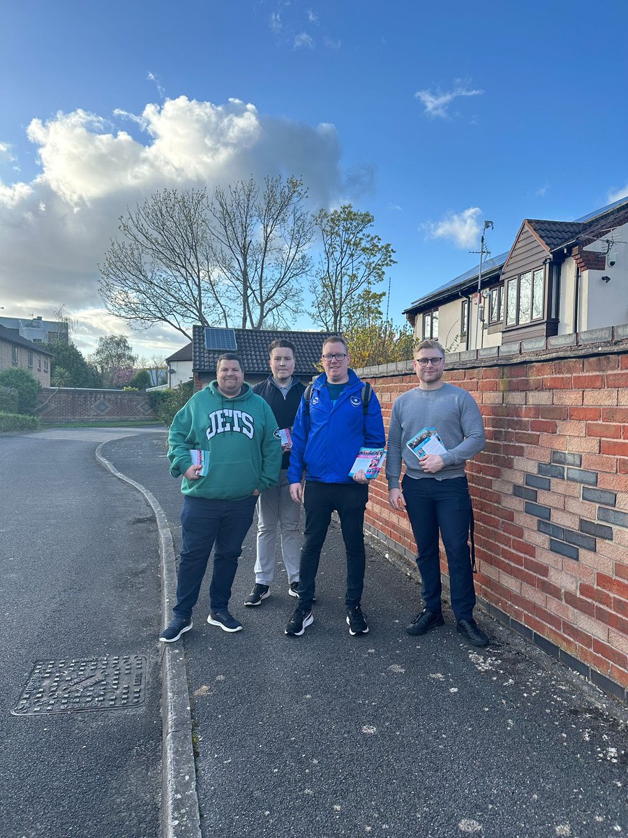 What a Tuesday it’s been. From breakfast with @Pompey and the main man @SeanRaggett! Then out and about across Copnor in every type of weather 🌦️ @PompeyToryParty