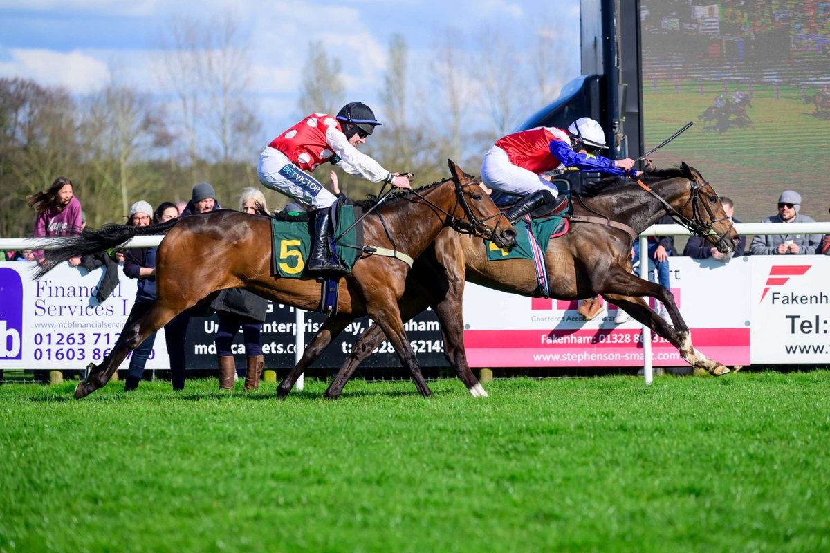 STOP PRESS! ADDITIONAL RACE DAY THIS FRIDAY - 12 APRIL. Join us for a Fakenham / Aintree special. £15 on the gate (cash or card) / children free / Members free. Gates open 12 noon / first Aintree race 1.40pm / first Fakenham race 2pm / last Fakenham race 4.55pm.