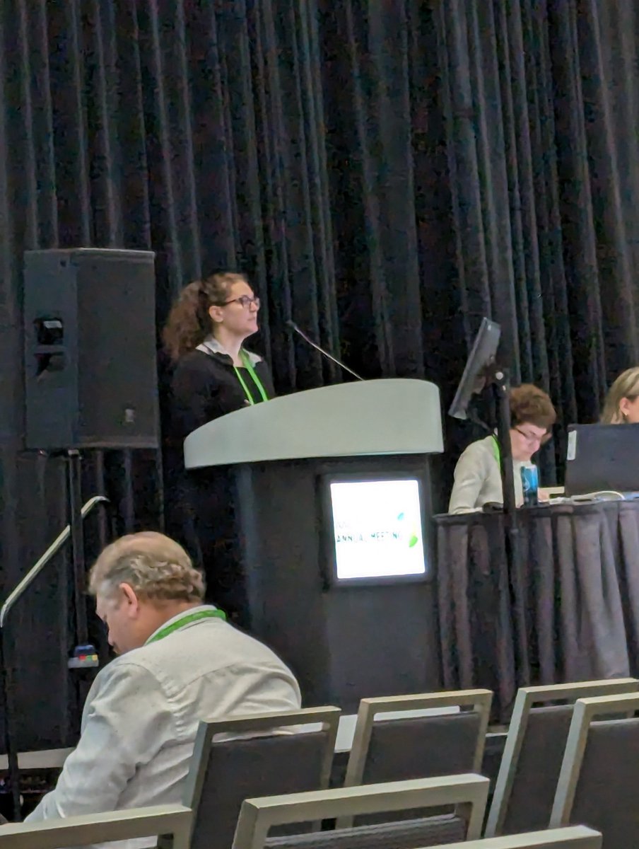 .@LabDeNicola teaching us about the importance of serine and Phgdh in PDAC. #AACR24