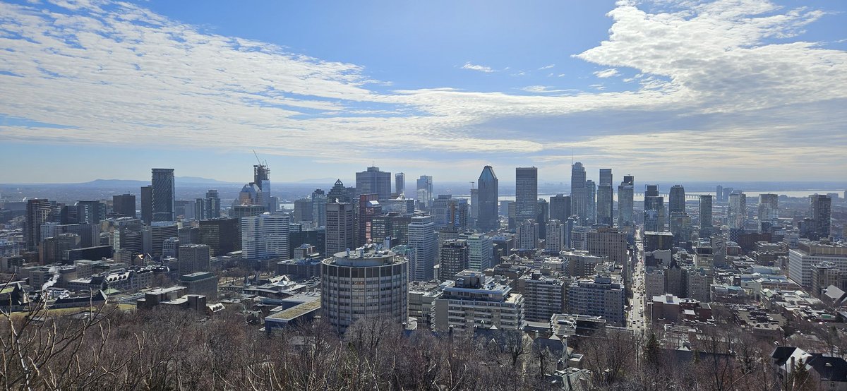 PascalFCDB's tweet photo. Good afternoon #Montreal #montroyal #wandelen straks weer snel terug naar #Schiphol #KL672 #Boeing #B777 #KLM #Travelallovertheworld #PHBQN https://t.co/P6Lea0YYrH